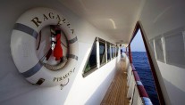 Ragazza -  Lower deck Stb